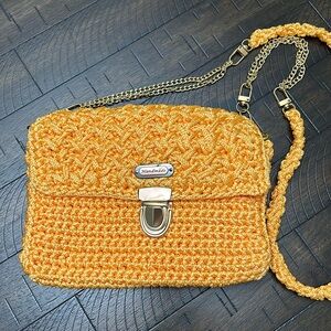 Bolsa de mano tejida  hilo. De nylon. Resistente